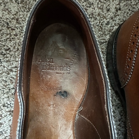 Allen Edmonds Tan Oxford Leather Shoes with Broguing - Picture 3 of 8